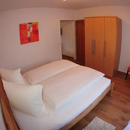 Πανσιόν Haus Scheiber 4*