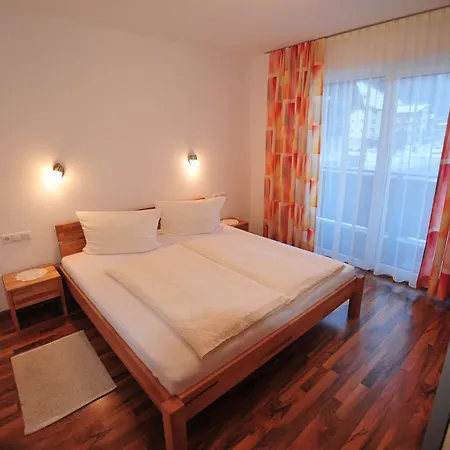 Πανσιόν Haus Scheiber 4*