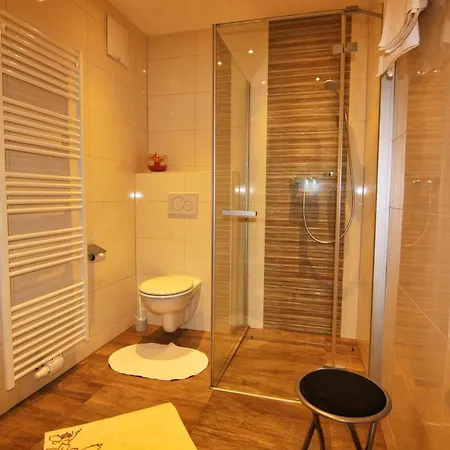 Haus Scheiber בית הארחה 3*